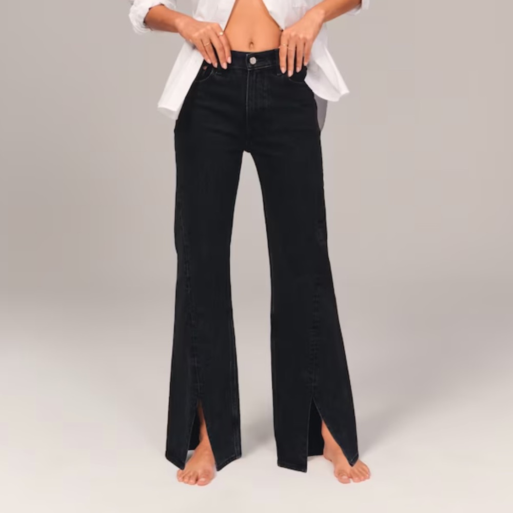 NWT Abercrombie & Fitch 90's Relaxed Jean High Rise w/ Split Hem Black 28 Short